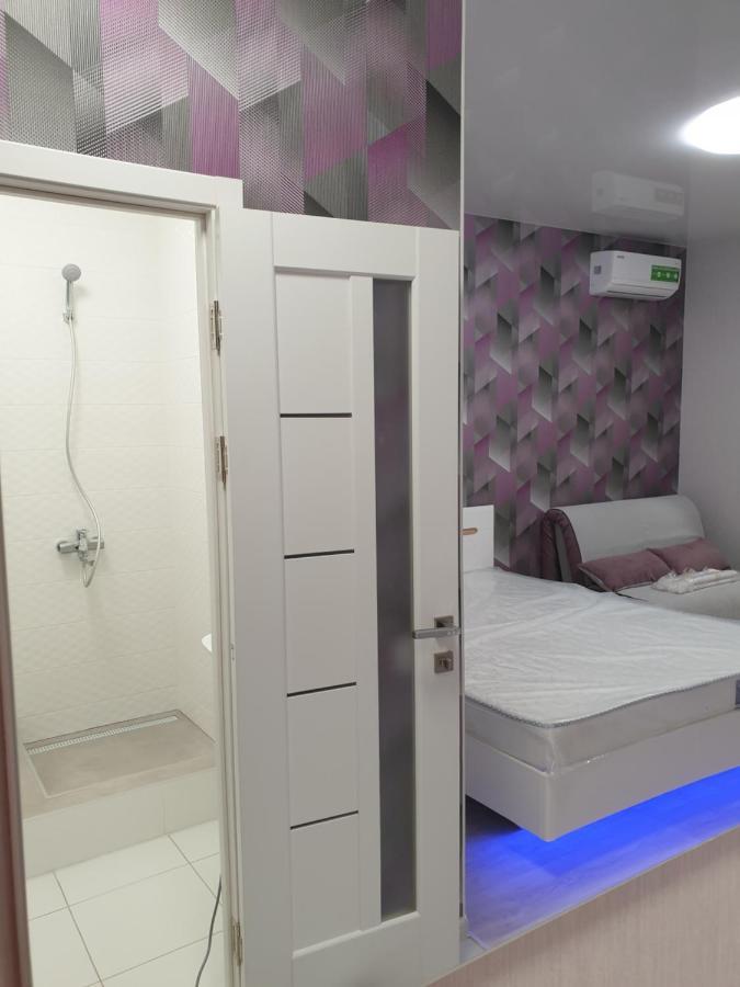 Apart Hotel Malinovskogo Kharkiv Eksteriør bilde